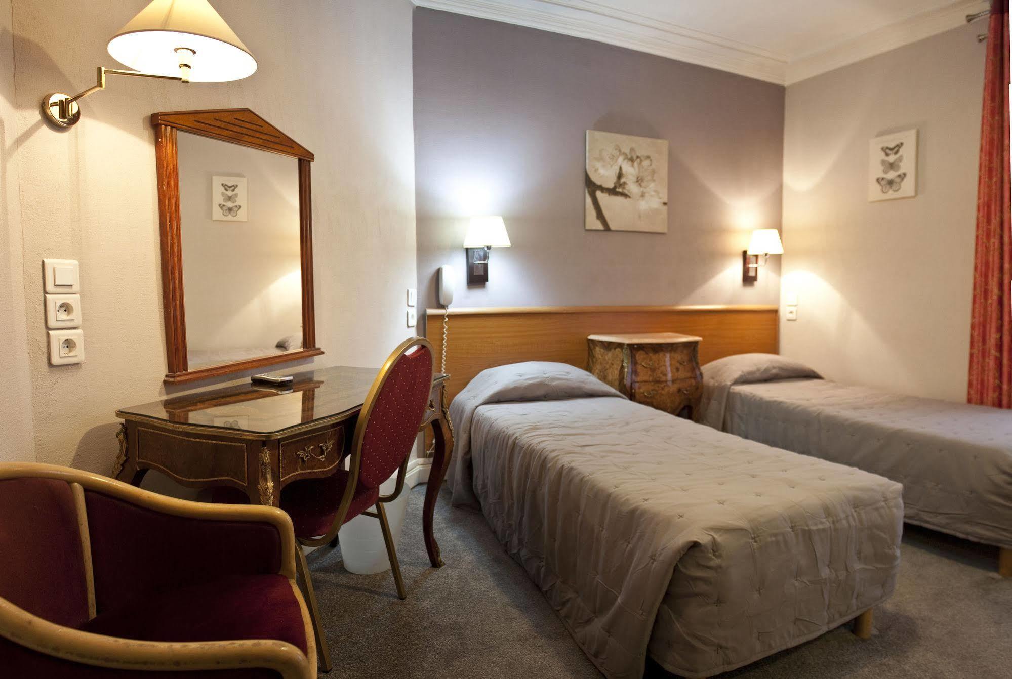 Hotel Hippodrome Париж Екстер'єр фото