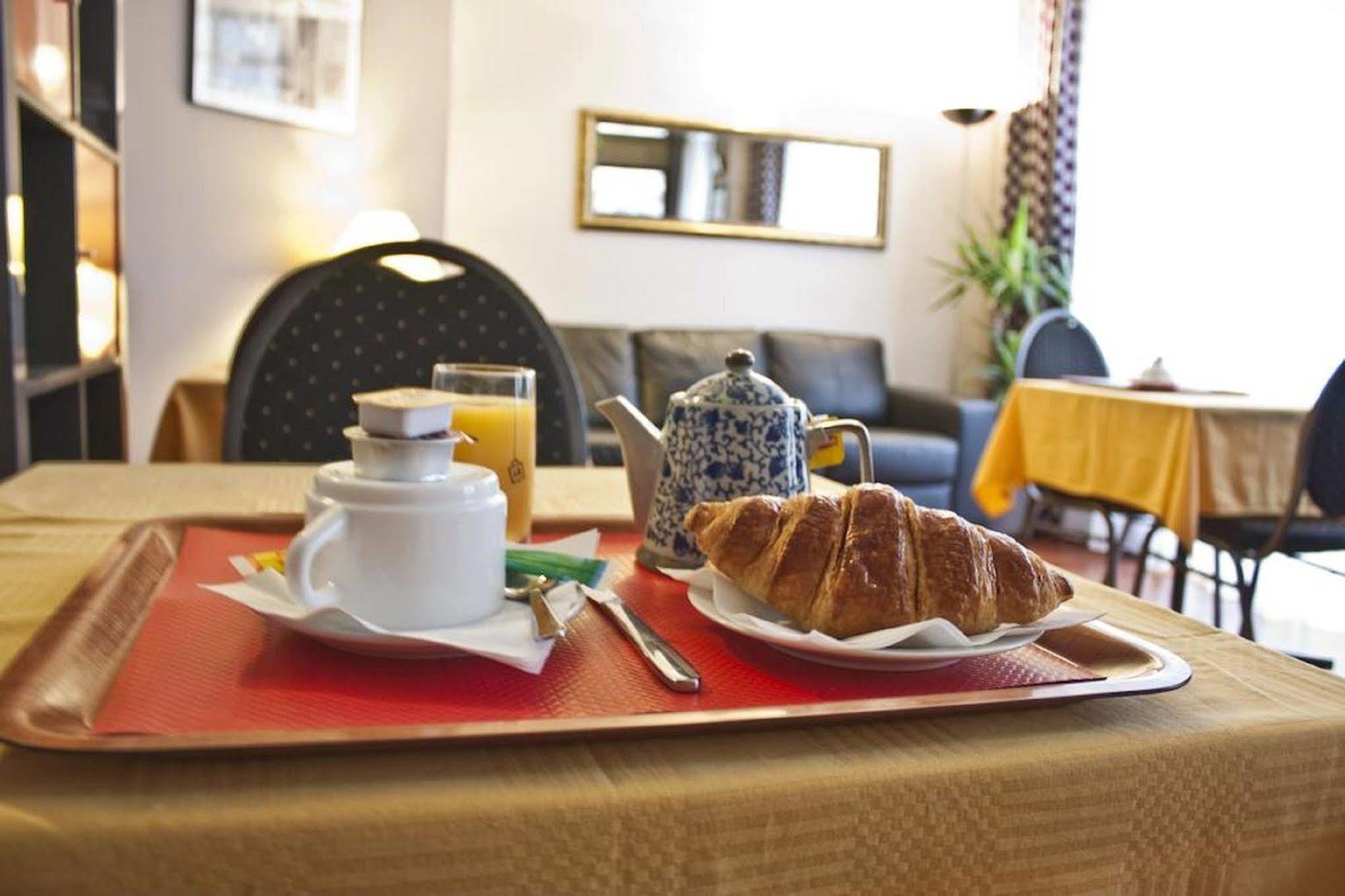Hotel Hippodrome Париж Екстер'єр фото